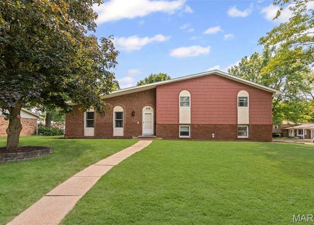 Property at 46 Coronation Dr, Millstadt, IL 62260, 4 beds, 2.5 baths