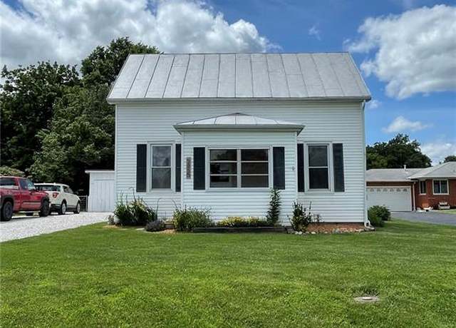 Property at 5855 Maeystown Rd, Waterloo, IL 62298, 3 beds, 1 bath