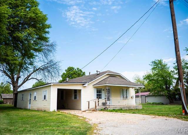 Property at 608 E Commercial St, Kennett, MO 63857, 3 beds, 2 baths