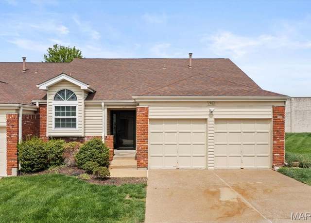 Property at 1902 Bennington Common Dr, St Louis, MO 63146, 3 beds, 3 baths