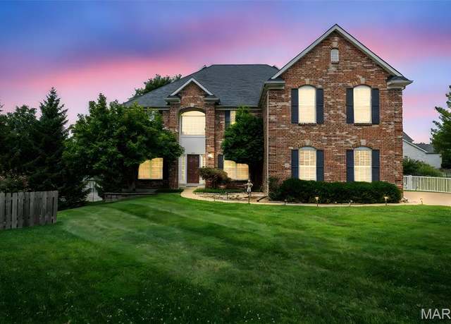 Property at 445 Whitestone Farm Dr, Chesterfield, MO 63017, 4 beds, 4.5 baths