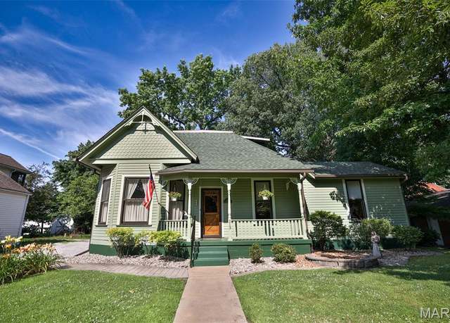 Property at 213 N Fillmore St, Edwardsville, IL 62025, 4 beds, 2 baths