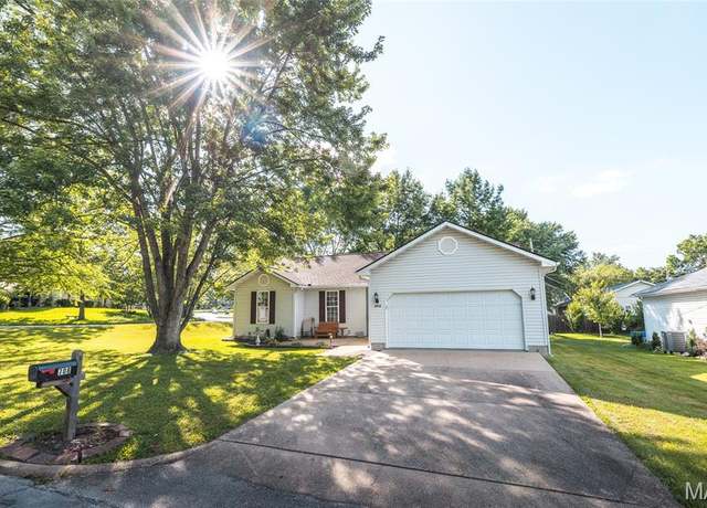 Property at 708 Chestnut Dr, Rolla, MO 65401, 3 beds, 2 baths