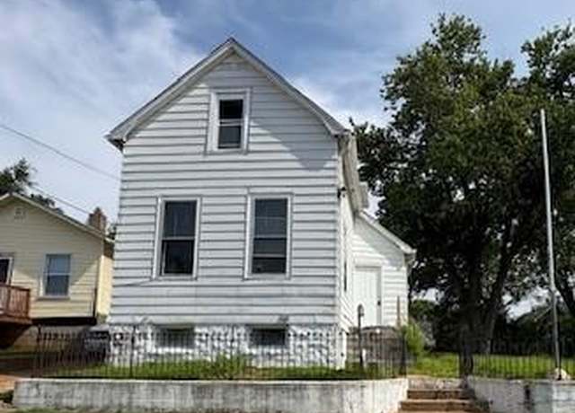 Property at 125 E Etta Ave, St Louis, MO 63125, 2 beds, 2 baths