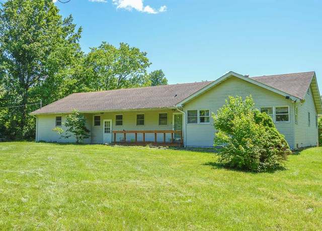 Property at 4090 E Pelot Ln, Alton, IL 62002, 3 beds, 1.5 baths