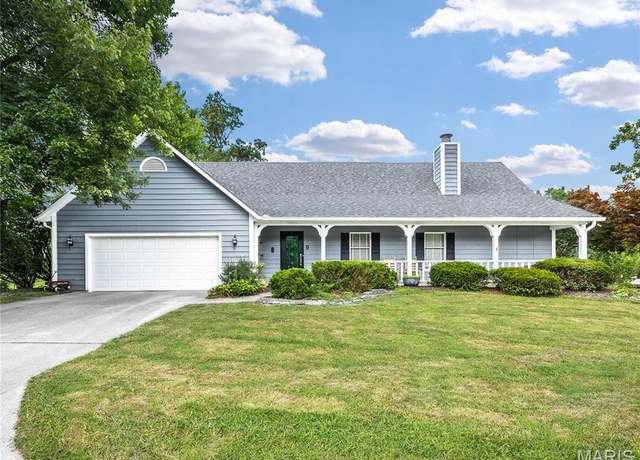Property at 9 White Birch Ln, Collinsville, IL 62234, 2 beds, 2.5 baths