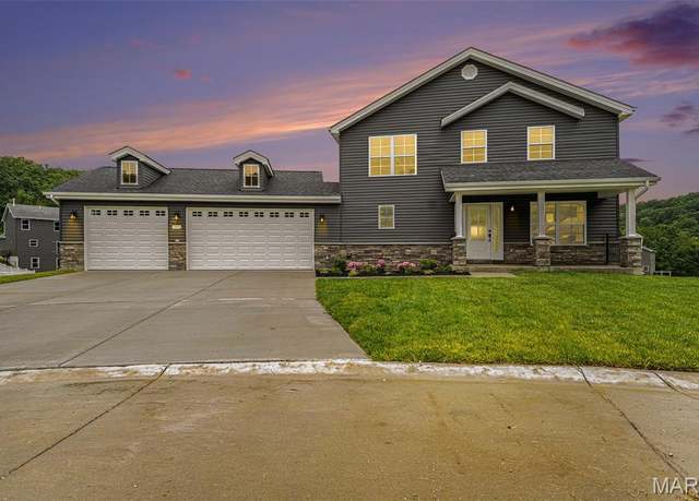Property at 685 Fox Creek Dr, Fenton, MO 63026, 3 beds, 2.5 baths