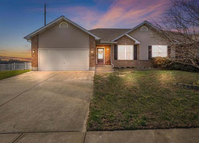 Property at 1307 Crystal Villa Ln, Festus, MO 63028, 2 beds, 2.5 baths