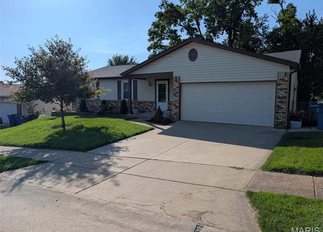 Property at 12123 Josephine Marie Dr, Maryland Heights, MO 63043