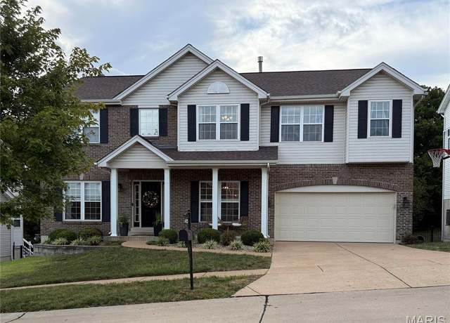Property at 4423 Saddleridge Farm Dr, St Louis, MO 63129, 4 beds, 4.5 baths