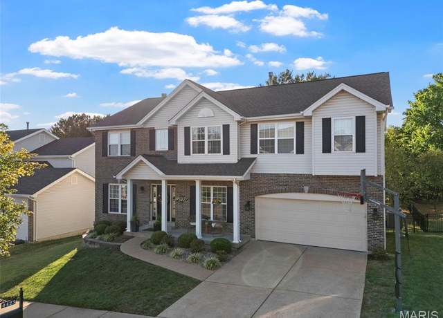 Property at 4423 Saddleridge Farm Dr, St Louis, MO 63129, 4 beds, 4.5 baths