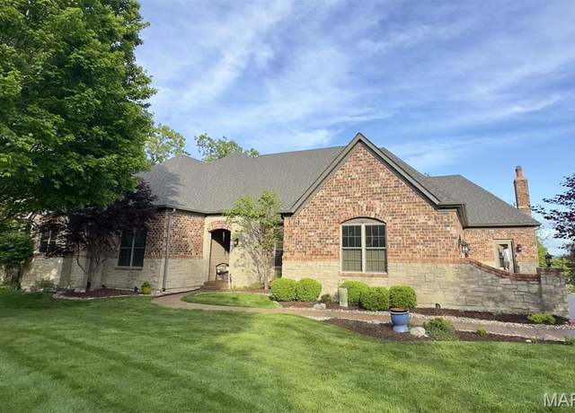 Property at 2825 Christopher Bluffs Ln, St Louis, MO 63129, 4 beds, 3.5 baths