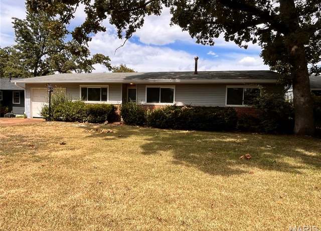 Property at 745 Montego Dr, Crestwood, MO 63126, 3 beds, 2 baths