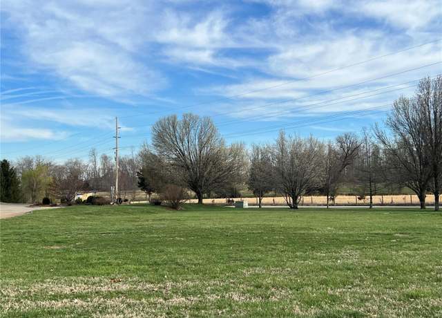 Property at 2 Stonebridge Cir, Farmington, MO 63640