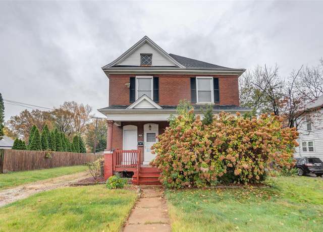 Property at 124 Carlyle Ave, Belleville, IL 62220, 4 beds, 2 baths