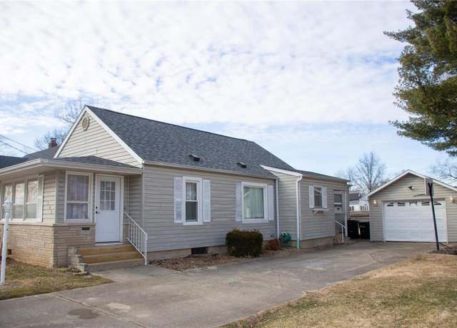 Property at 206 W Wernsing Ave, Effingham, IL 62401, 3 beds, 1.5 baths