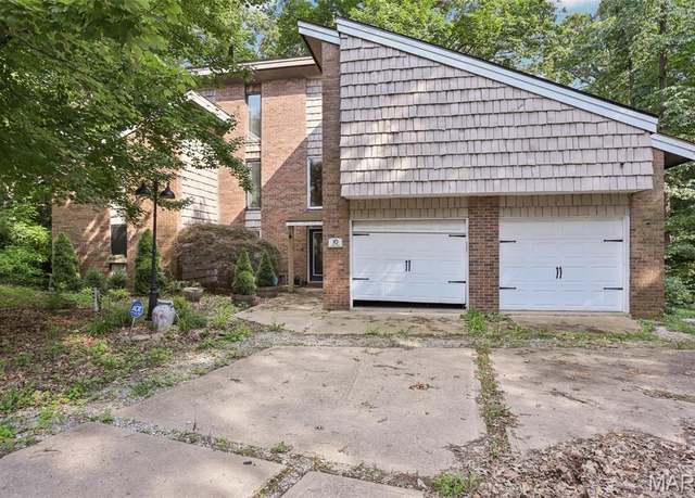 Property at 10 N Cape Ct, Belleville, IL 62226, 3 beds, 2.5 baths