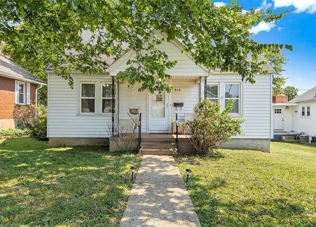 Property at 810 Vine St, Festus, MO 63028, 4 beds, 2 baths