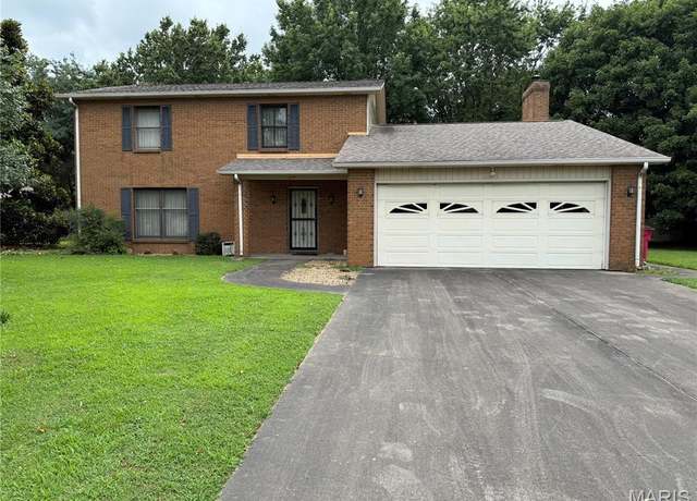 Property at 217 Foust Dr, Sikeston, MO 63801, 3 beds, 2.5 baths
