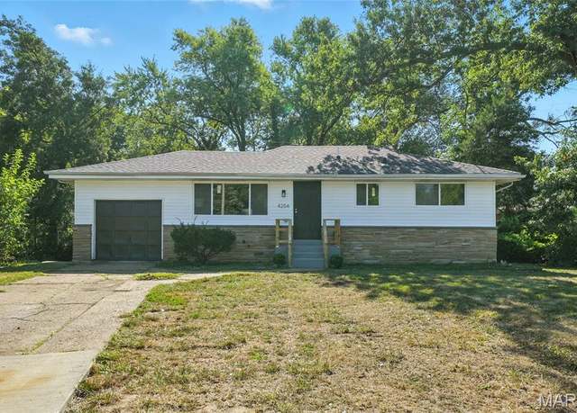 Property at 4254 Stambaugh Ct, St Louis, MO 63134, 3 beds, 2 baths
