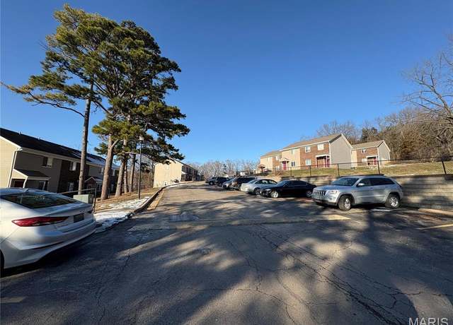 Property at 611 Palisades Dr, Pacific, MO 63069, 93 beds