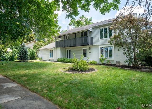 Property at 2 Parkrose Ct, Ballwin, MO 63011, 4 beds, 2.5 baths