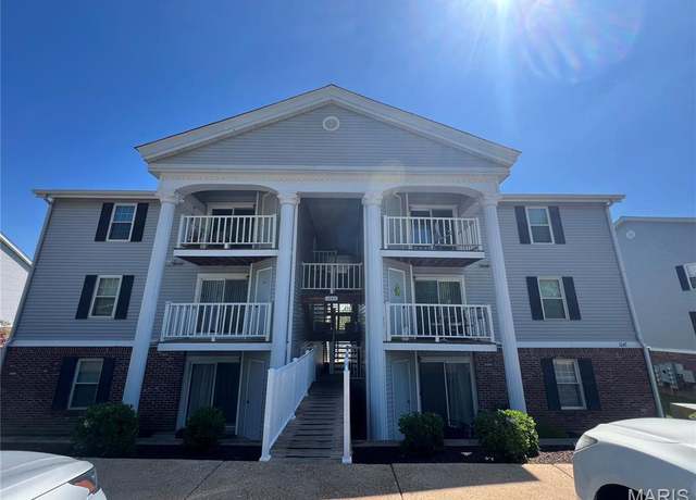 Property at 1247 Creve Coeur Crossing Ln Unit J, Chesterfield, MO 63017, 2 beds, 2 baths