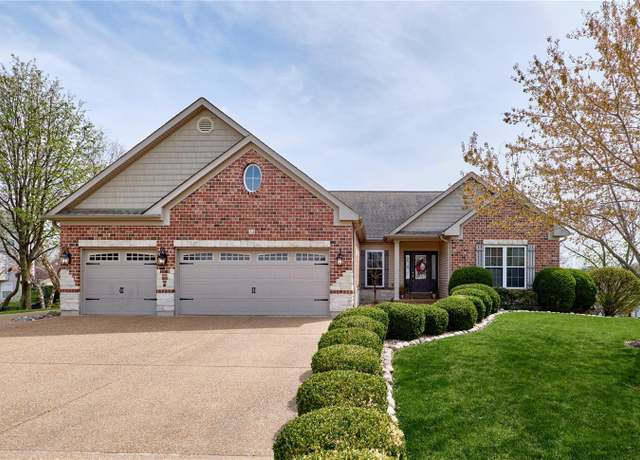 Property at 32 Pinewood Ct, O'fallon, MO 63368, 5 beds, 4 baths