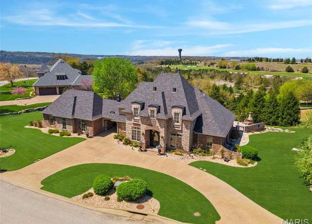 Property at 240 Golf Club Dr, Unincorporated, MO 65672, 4 beds, 4.5 baths