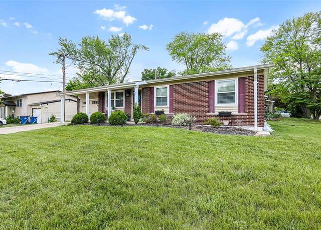 Property at 2291 Mckelvey Rd, Maryland Heights, MO 63043, 3 beds, 1.5 baths