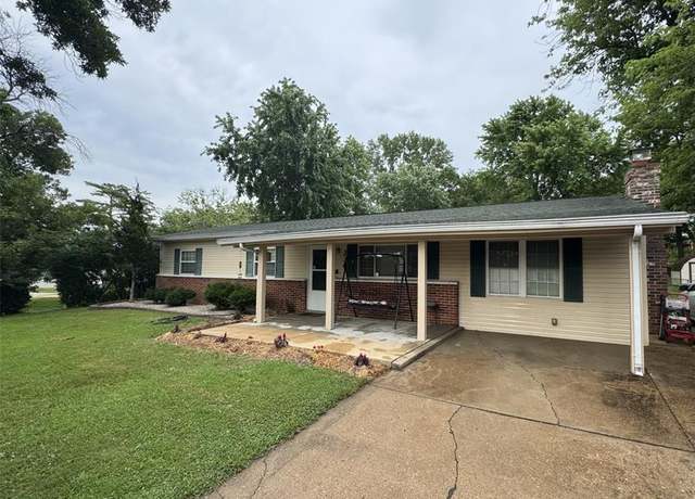 Property at 236 Ramsey Ln, Ballwin, MO 63021, 3 beds, 2 baths