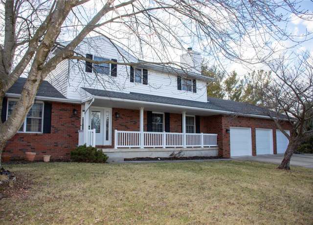 Property at 1007 Crestwood Dr, Effingham, IL 62401, 3 beds, 4 baths