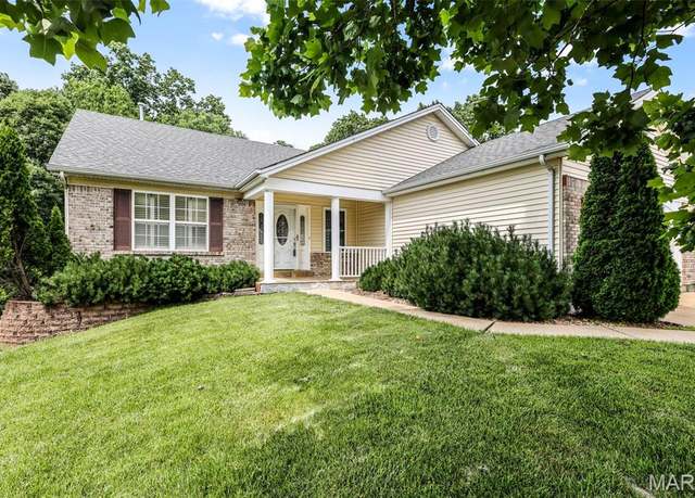 Property at 1051 Autumn Oaks Dr, Imperial, MO 63052, 4 beds, 3 baths