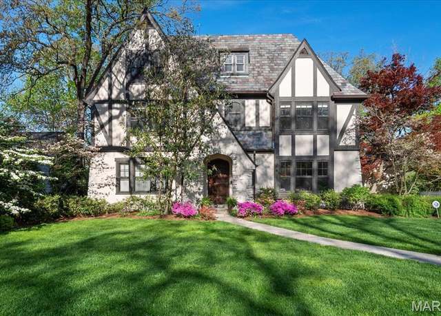 Property at 453 Yorkshire Pl, St Louis, MO 63119, 5 beds, 4.5 baths