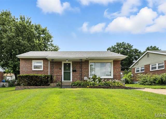 Property at 7024 Parkwood St, St Louis, MO 63116, 2 beds, 1 bath