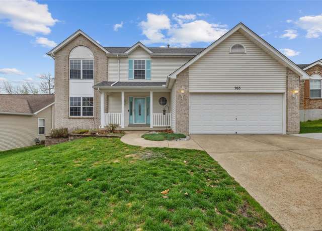 Property at 963 Shadow Pine Dr, Fenton, MO 63026, 5 beds, 3.5 baths