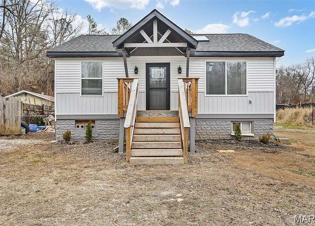 Property at 1314 Dutch Hollow Rd, Belleville, IL 62223, 2 beds, 1 bath
