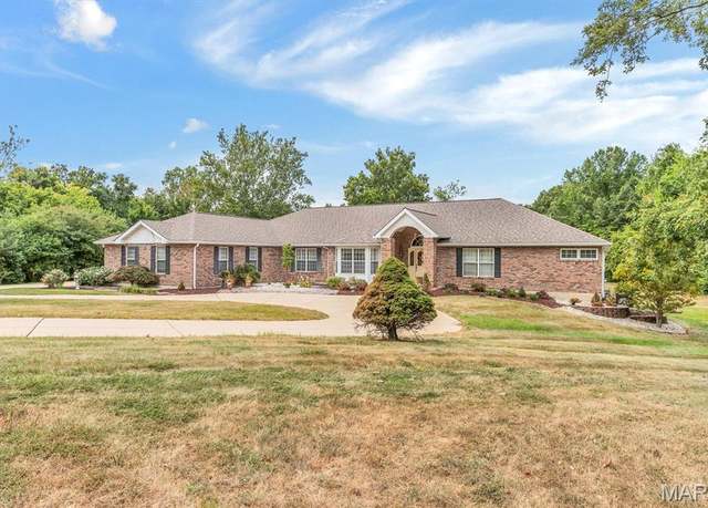 Property at 14 Whitewood Ct, St Peters, MO 63376, 5 beds, 5 baths
