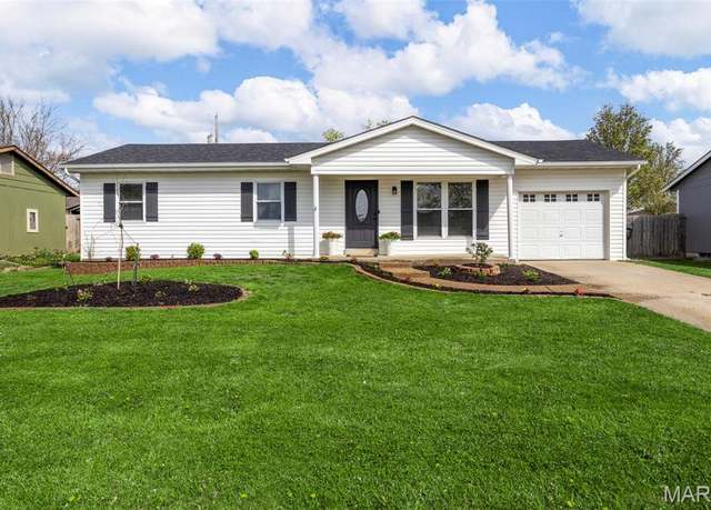 Property at 915 Countryside Dr, Troy, MO 63379, 4 beds, 2 baths