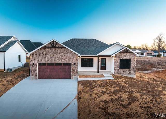 Property at 210 Sunny Dr, Rolla, MO 65401, 4 beds, 2.5 baths