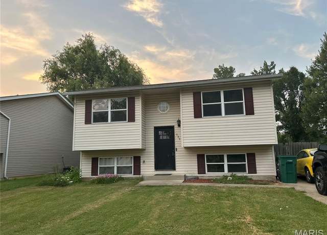 Property at 535 Chouteau Ave, Granite City, IL 62040, 4 beds, 2 baths