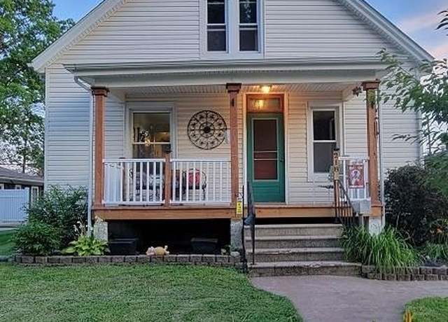 Property at 218 3rd Ave, Edwardsville, IL 62025, 3 beds, 2 baths