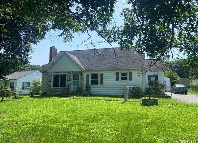 Property at 1491 Veterans Dr, De Soto, MO 63020, 5 beds, 3 baths