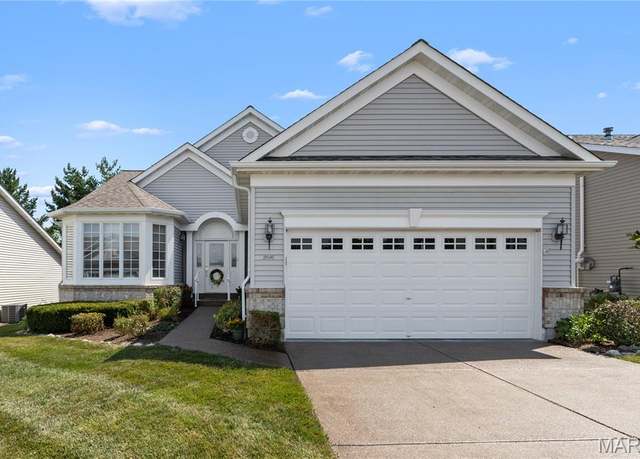 Property at 2046 Hawks Landing Dr, Lake St Louis, MO 63367, 3 beds, 2 baths