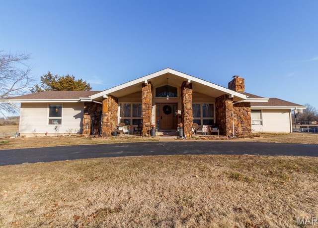 Property at 25798 Oakdale Dr, Lebanon, MO 65536, 4 beds, 3 baths