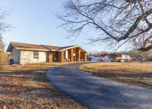 Property at 25798 Oakdale Dr, Lebanon, MO 65536, 4 beds, 3 baths