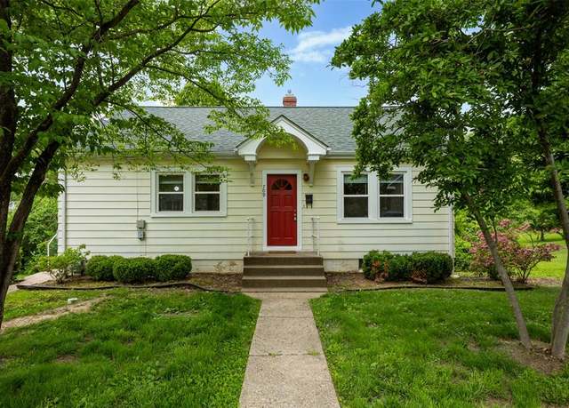 Property at 709 Payne St, Edwardsville, IL 62025, 3 beds, 1 bath