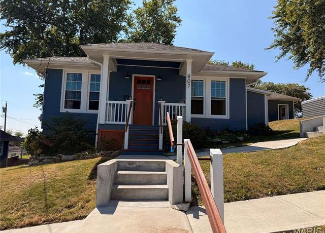 Property at 807 Summer St, Hannibal, MO 63401, 2 beds, 1 bath