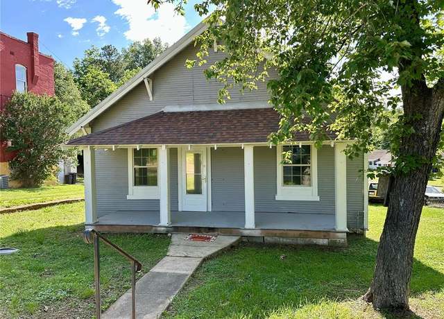 Property at 706 Sanders Ave, Poplar Bluff, MO 63901, 2 beds, 1 bath