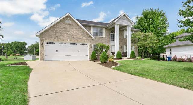 Photo of 241 E Governor Pl, St Charles, MO 63301
